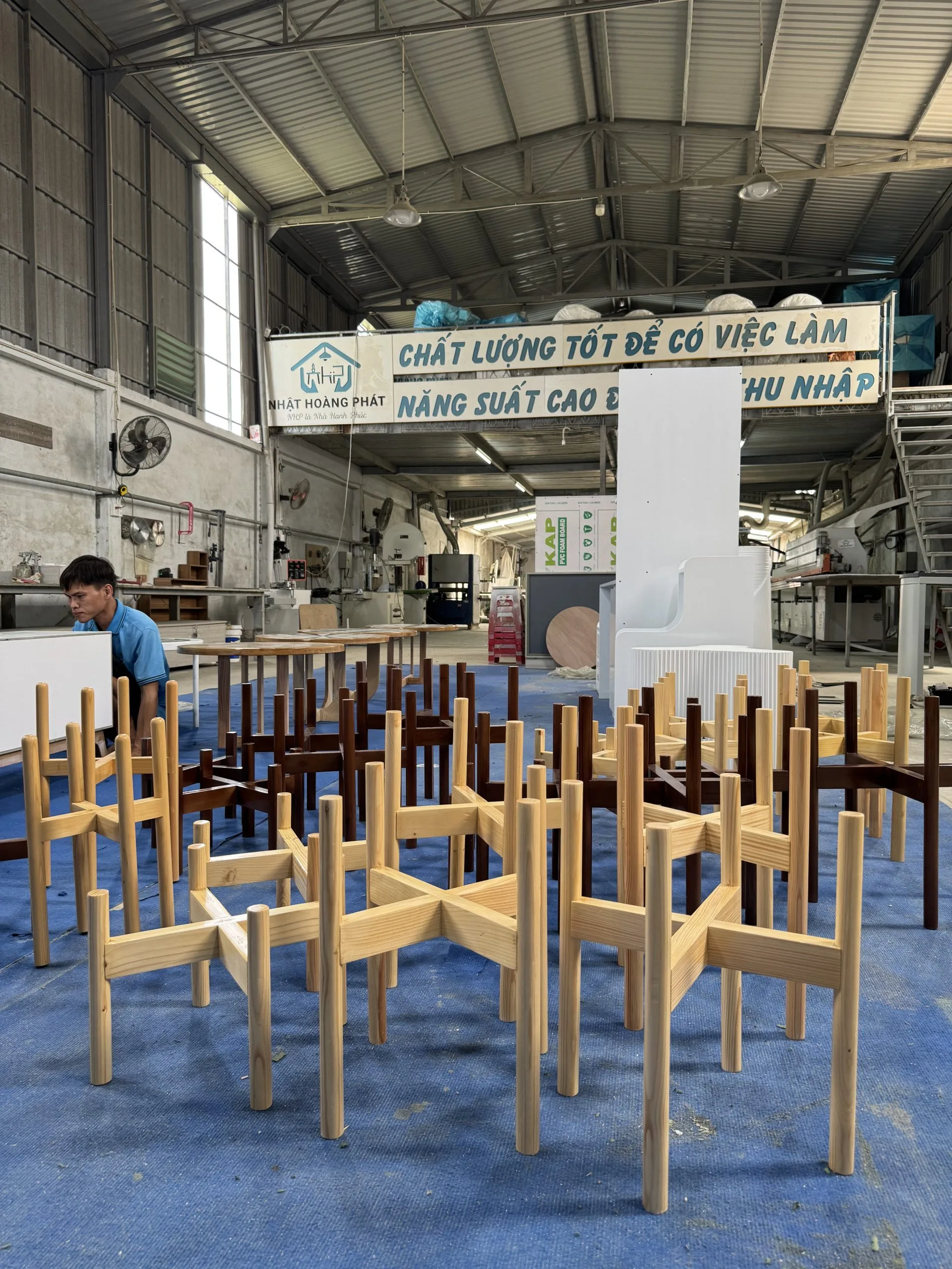 Đôn gỗ để chậu cây