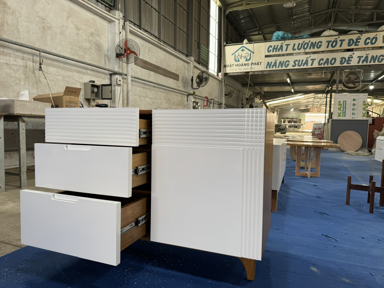 tủ gỗ trang trí