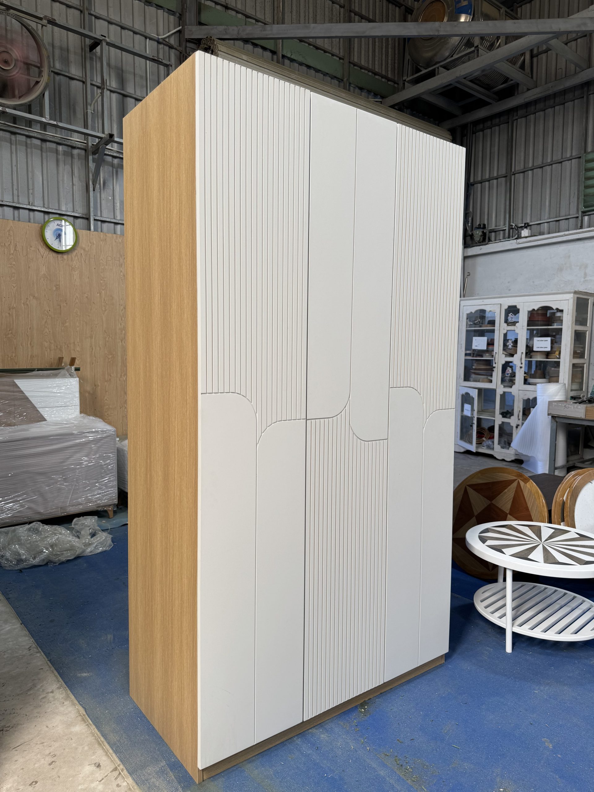 tủ quần áo cánh cnc sơn PU