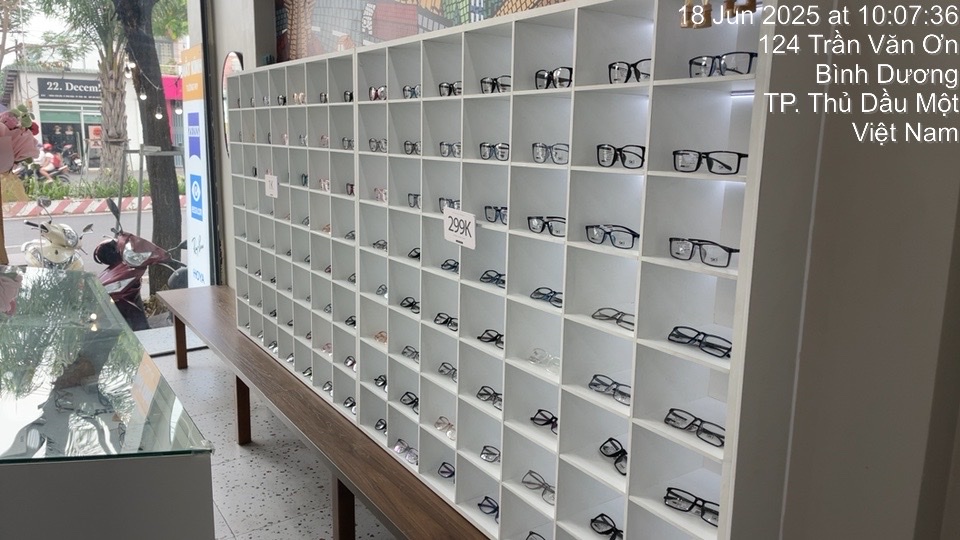 tủ trưng bày melamine