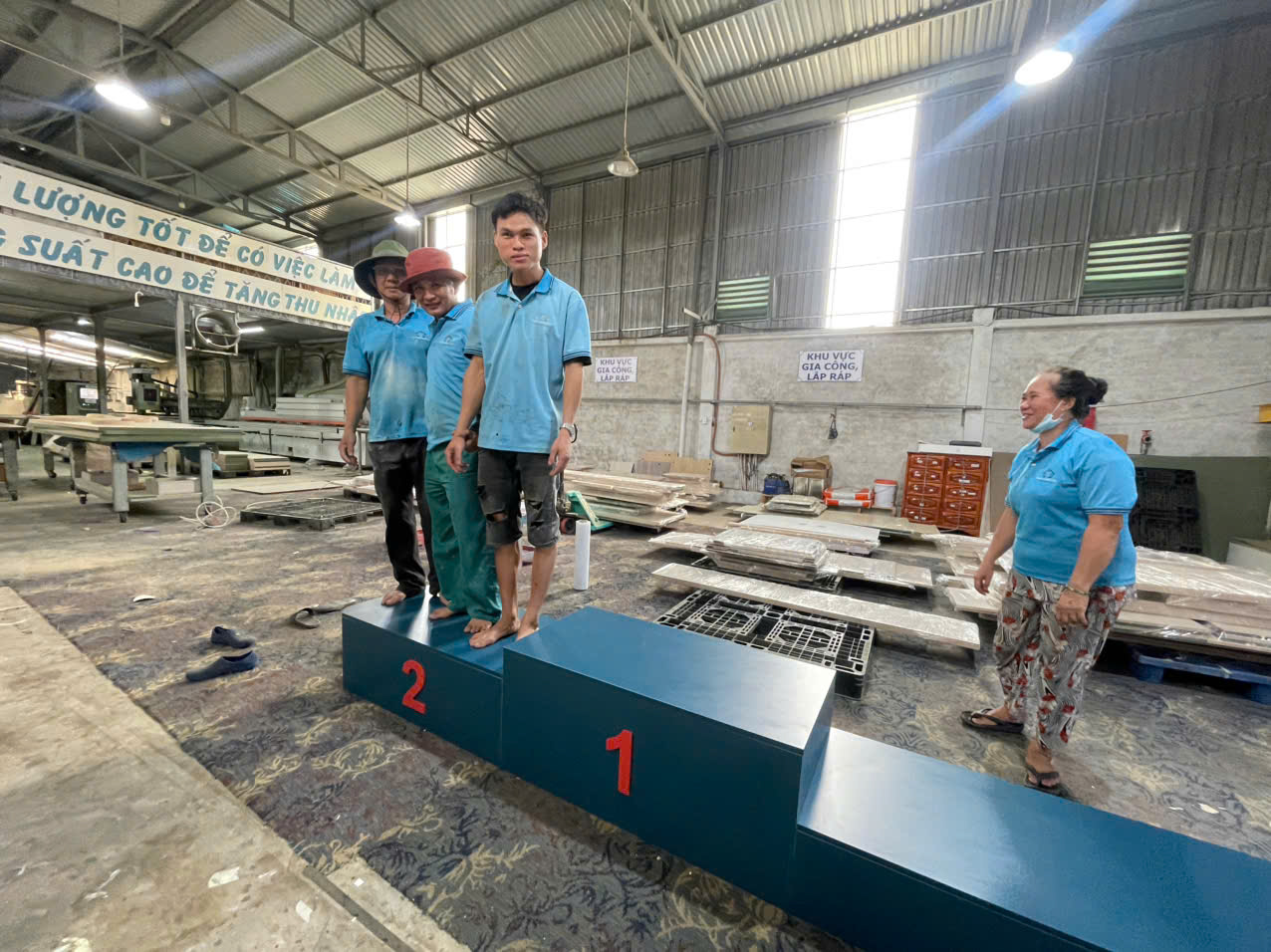 bục trao giải thi đấu
